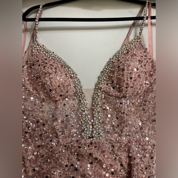NWT Mac Duggal Embellished Plunged Neck Sleeveless Trumpet Gown Rose Size 10 - Picture 10 of 12